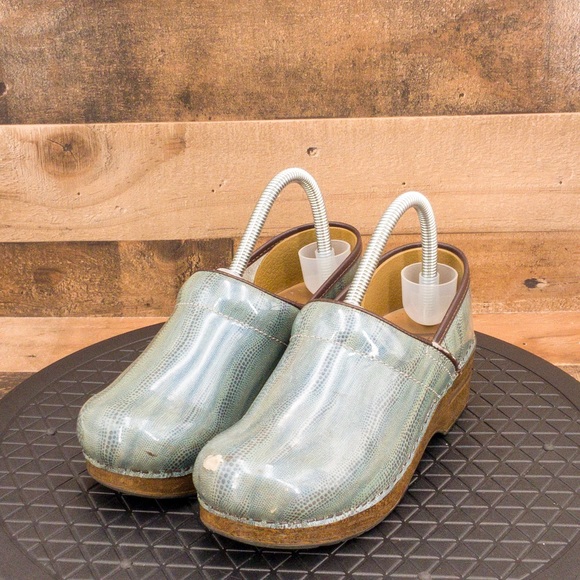 womens comfort clogs